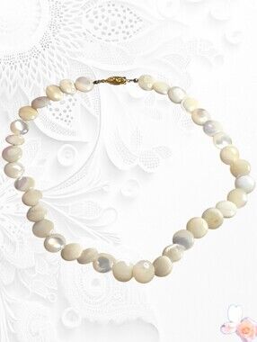 Lustrous Lucoral Mother-of-Pearl Disc Necklace Gold Vintage Clasp 15"